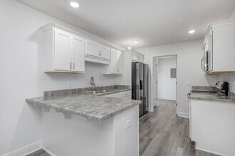 8154 Lawton St-Unit -B in Pensacola, FL - Building Photo - Building Photo