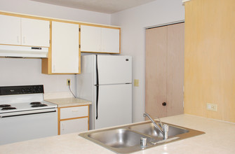 SunView Apartments in Spokane, WA - Building Photo - Building Photo