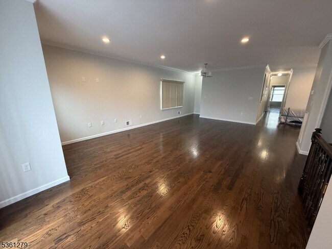 906 Flora St in Elizabeth, NJ - Building Photo - Building Photo