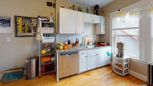 48 South Crescent Circuit, Unit 2 in Boston, MA - Building Photo - Building Photo