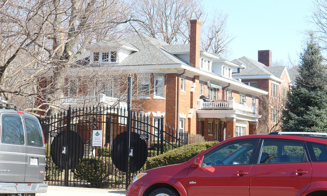 Charmwood Terrace in Indianapolis, IN - Building Photo - Building Photo