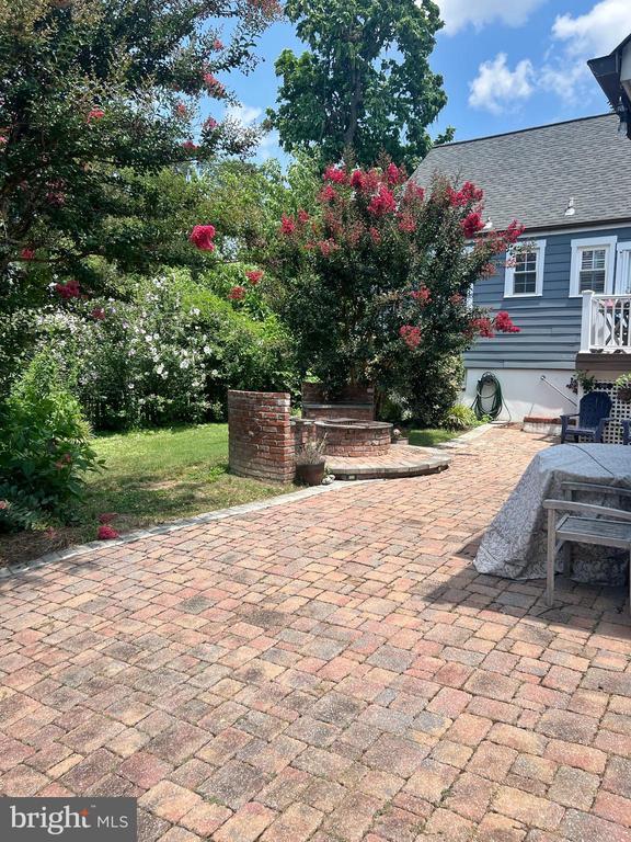 property at 2302 E Randolph Ave