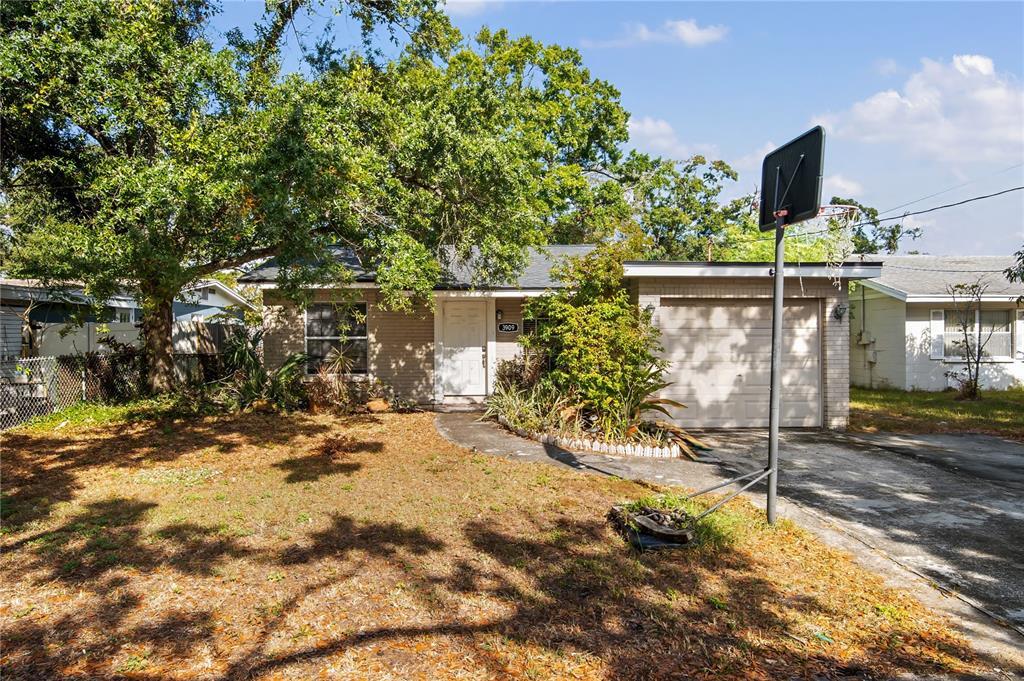 3909 W Iowa Ave in Tampa, FL - Building Photo