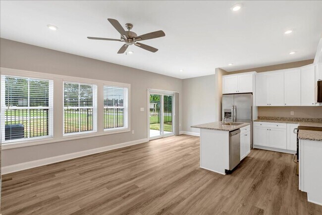 845 N Mecklenburg Ave in South Hill, VA - Building Photo - Building Photo