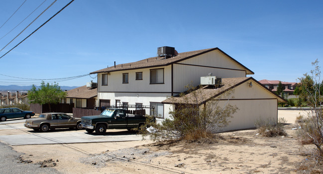 16279 Apple Valley Rd in Apple Valley, CA - Building Photo - Building Photo