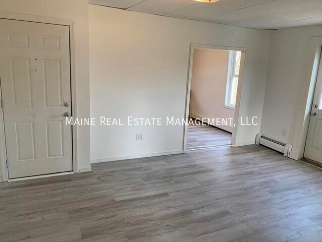8 Commercial St-Unit -3 in Winterport, ME - Building Photo - Building Photo