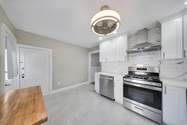 52 Hovey St in Quincy, MA - Building Photo - Building Photo