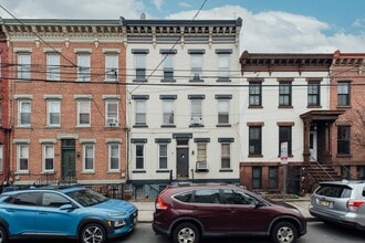 357 8th St in Jersey City, NJ - Building Photo - Building Photo