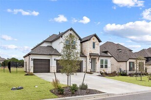 682 Two Creeks Ln in Austin, TX - Building Photo