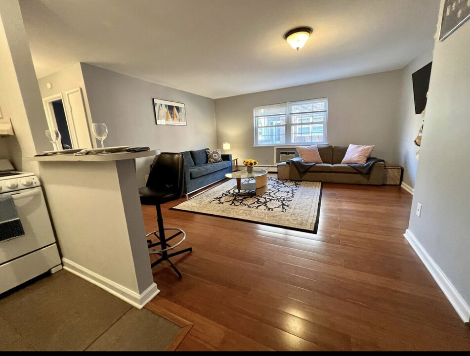 394 Courtland Ave, Unit 394 courtland in Stamford, CT - Building Photo