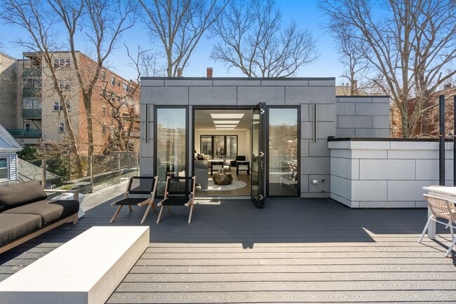 57 University Rd in Brookline, MA - Building Photo - Building Photo