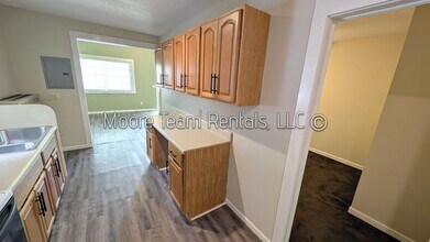 136 Sweetpea Ln in Hendersonville, NC - Building Photo - Building Photo