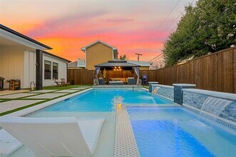 3111 Hedgerow Dr in Dallas, TX - Building Photo - Building Photo