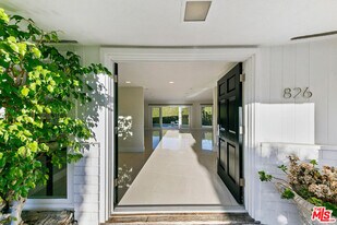 826 N Tigertail Rd in Los Angeles, CA - Building Photo