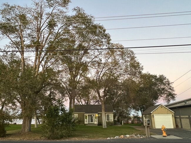 2165 Westshore Dr NE in Moses Lake, WA - Building Photo - Building Photo