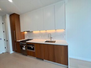 35-32 Leavitt St in Queens, NY - Building Photo - Building Photo