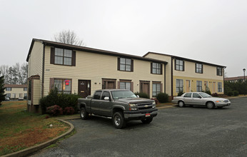 Cambridge Village Apartments in Monroe, NC - Building Photo - Building Photo