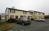 Cambridge Village Apartments in Monroe, NC - Foto de edificio - Building Photo