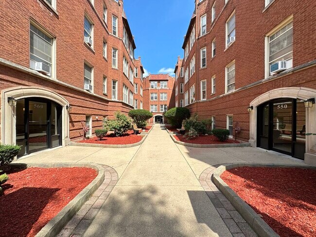 property at 553 W Aldine Ave