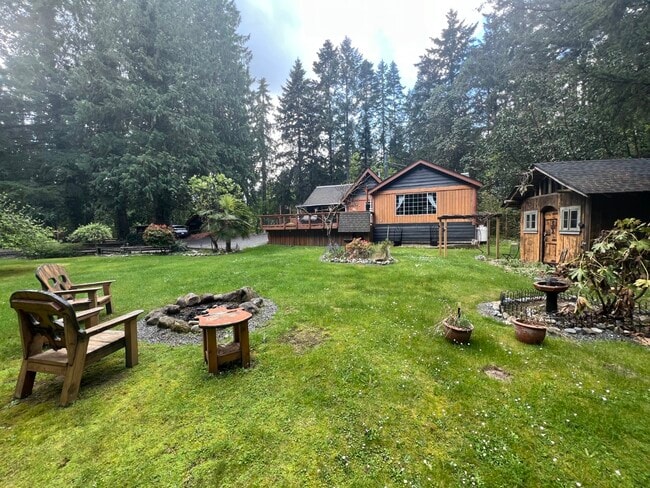 13740 Long Lake Rd in Ladysmith, BC - Building Photo - Building Photo