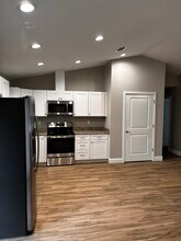 2418 County Rd 451 in Lake Panasoffkee, FL - Building Photo - Building Photo