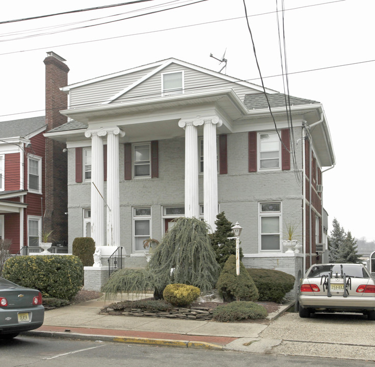 57 W Front St in Keyport, NJ - Building Photo