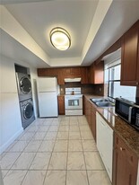 4860 SW 152nd Pl in Miami, FL - Foto de edificio - Building Photo