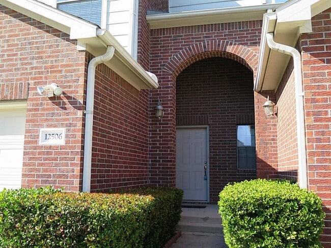 12506 N Ashford Villa Ln in Houston, TX - Foto de edificio - Building Photo