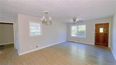 122 Barnesville Rd in Griffin, GA - Building Photo - Building Photo