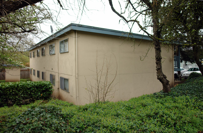 3141 Willamette St in Eugene, OR - Foto de edificio - Building Photo