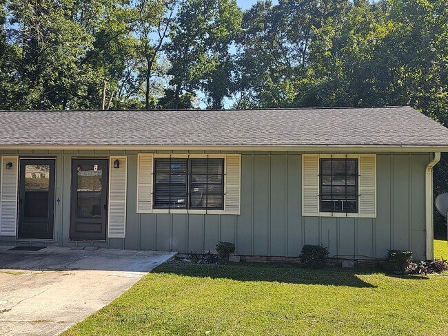 1397 Conley Rd in Conley, GA - Building Photo - Building Photo
