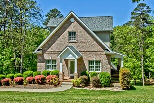 111 Daleyuhski Way in Loudon, TN - Building Photo