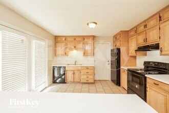 12405 E 52nd Terrace S in Kansas City, MO - Building Photo - Building Photo