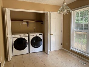 1397 Brookcliff Dr in Marietta, GA - Building Photo - Building Photo