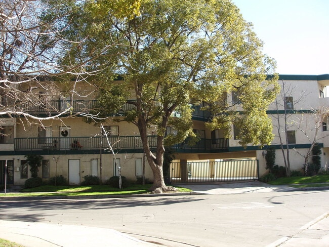 property at 1441 N Edison Blvd