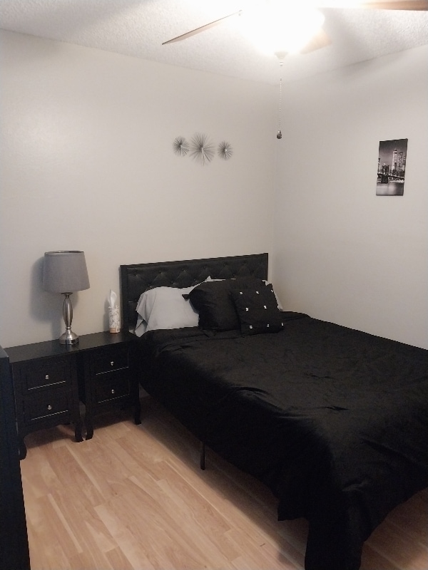 property at 2 Strawflower Ct