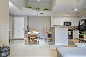 6851 SW 44th St, Unit 304 in Miami, FL - Building Photo - Building Photo