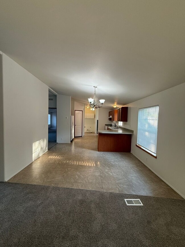 31970 9th Ave in Spirit Lake, ID - Building Photo - Building Photo