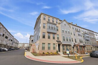 201 Park Central Ter in Manassas Park, VA - Building Photo - Building Photo