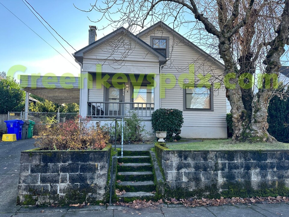 2314 N Emerson St in Portland, OR - Foto de edificio