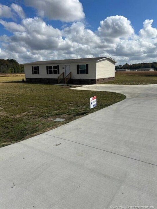 4202 Meadow Rd in Lumberton, NC - Building Photo