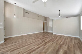 3762 Flowering Peach Ct in Las Vegas, NV - Building Photo - Building Photo