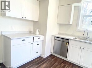 17 Hilda Pl in Kitchener, ON - Building Photo - Building Photo