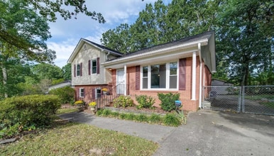 730 Pineborough Rd in Charlotte, NC - Building Photo - Building Photo