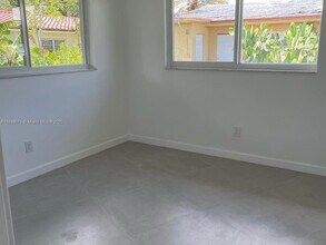 11922 NE 12th Ct in Biscayne Park, FL - Building Photo - Building Photo