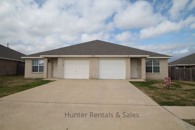 property at 3803 Littleleaf Ct