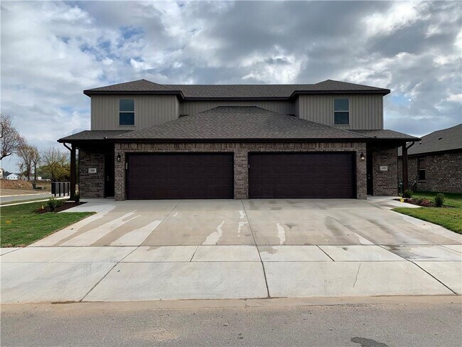 property at 501 Vee St