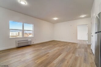 48 Chadwick St in Paterson, NJ - Building Photo - Building Photo