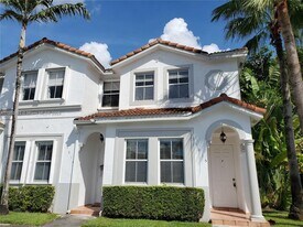 5560 NW 107th Ave in Doral, FL - Building Photo