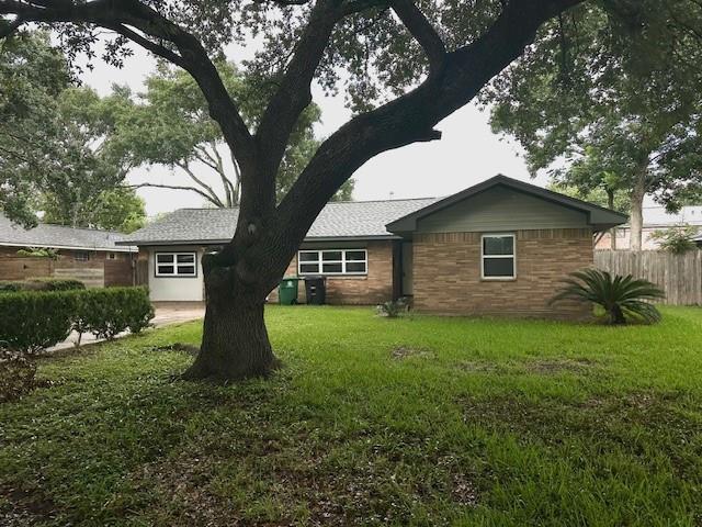 9013 Lugary Dr in Houston, TX - Building Photo